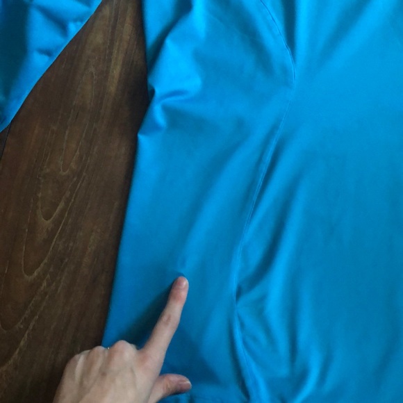 Under Armour Long Sleeve Pull Over Shirt - Picture 7 of 7